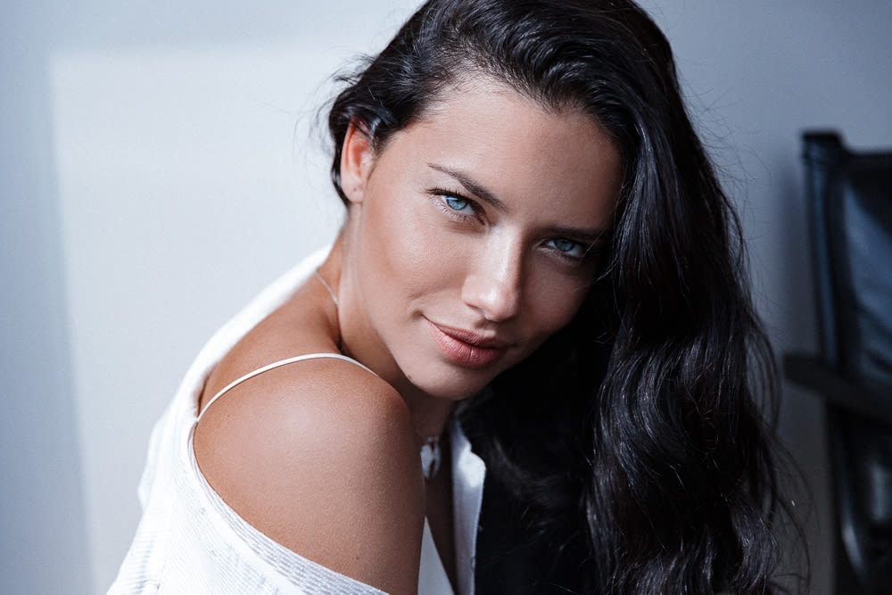 adriana-lima-sun-5