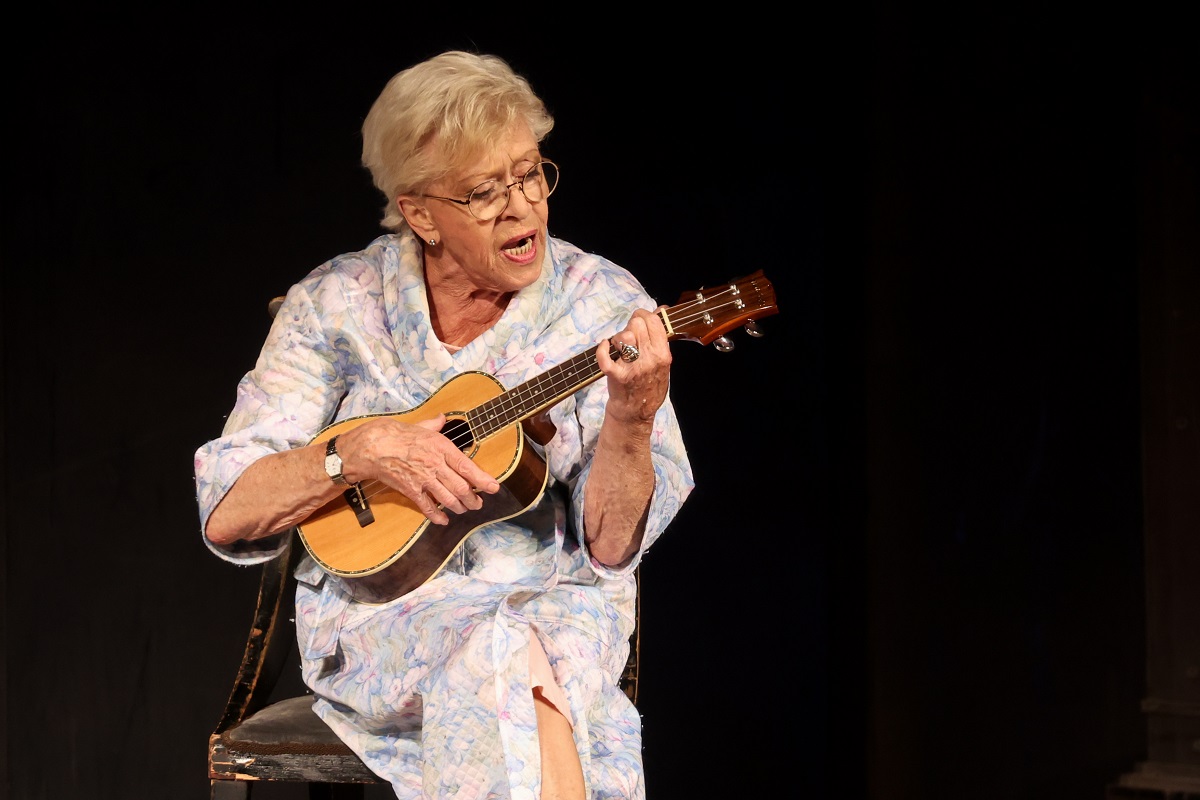 RUSSIA, ST PETERSBURG - SEPTEMBER 30, 2024: Actress Alisa Freindlikh as Ethel Thayer performs in a scene from The Summer of One Year production based on the play "On Golden Pond" by American writer Ernest Thompson and staged by Andrei Prikotenko at Tovstonogov Bolshoi Drama Theatre. Peter Kovalev/TASS

Ðîññèÿ. Ñàíêò-Ïåòåðáóðã. Àêòðèñà Àëèñà Ôðåéíäëèõ (Ýòåëü Òýéåð) âî âðåìÿ ñïåêòàêëÿ "Ëåòî îäíîãî ãîäà" â Áîëüøîì äðàìàòè÷åñêîì òåàòðå èìåíè Ã. À. Òîâñòîíîãîâà. Ïåòð Êîâàëåâ/ÒÀÑÑ