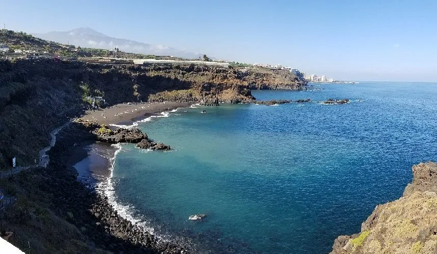 Чорний пляж El Bollullo / фото Tripadvisor