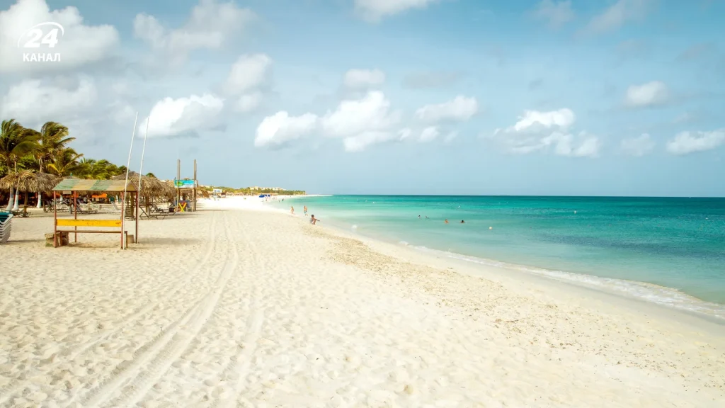 Eagle Beach на карибському острові Аруба / фото Canva