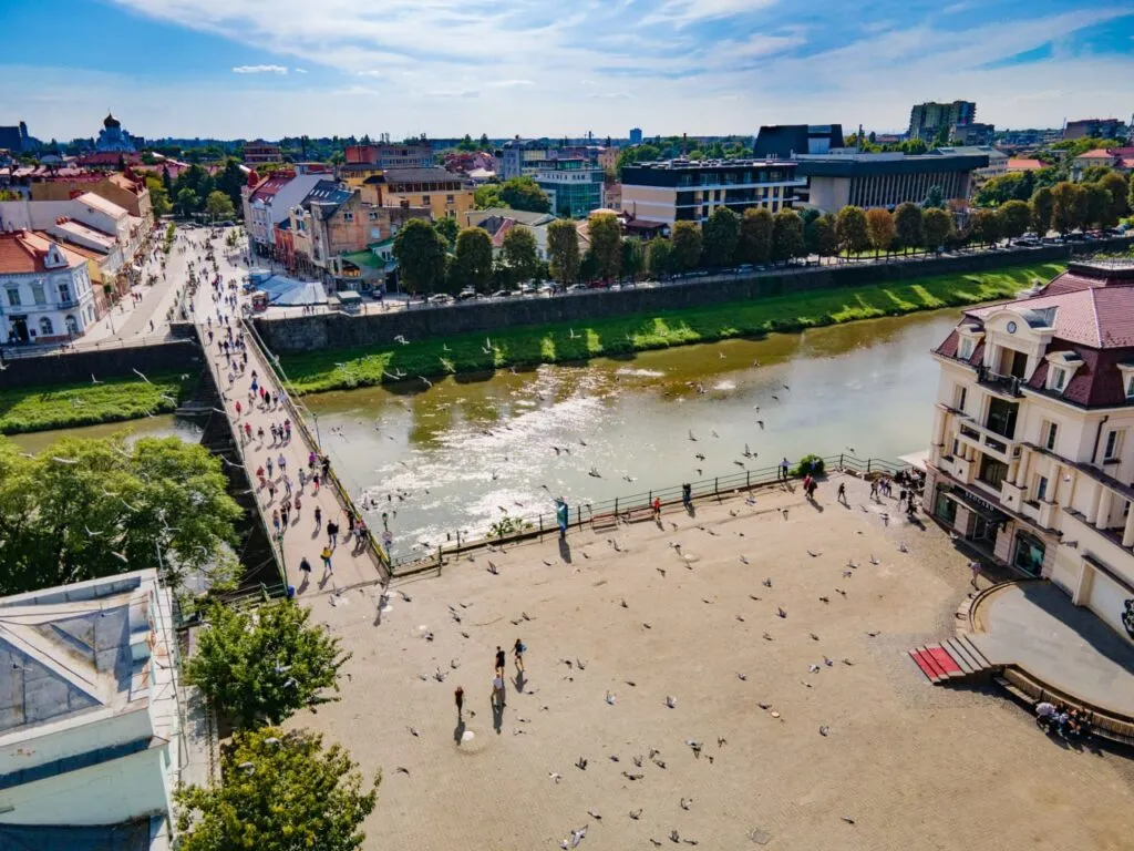 Площа Театральна / фото Visit Uzhhorod