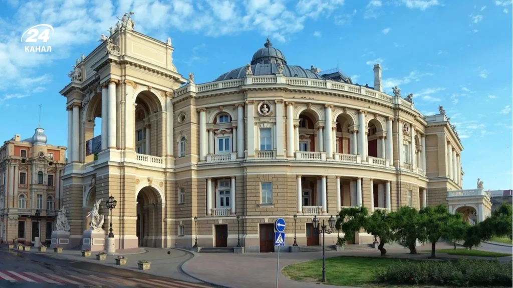 Одеський національний академічний театр опери та балету / фото