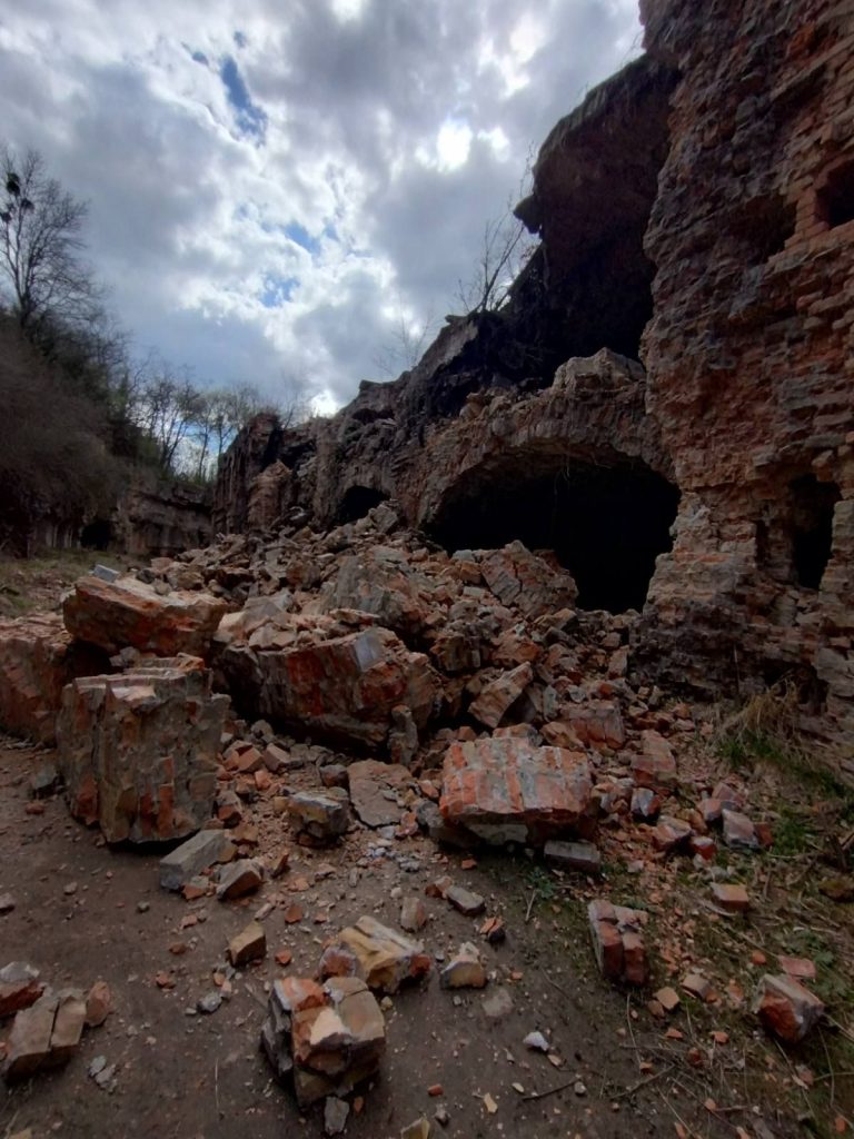 Обвалена частина / фото Андрія Швачка