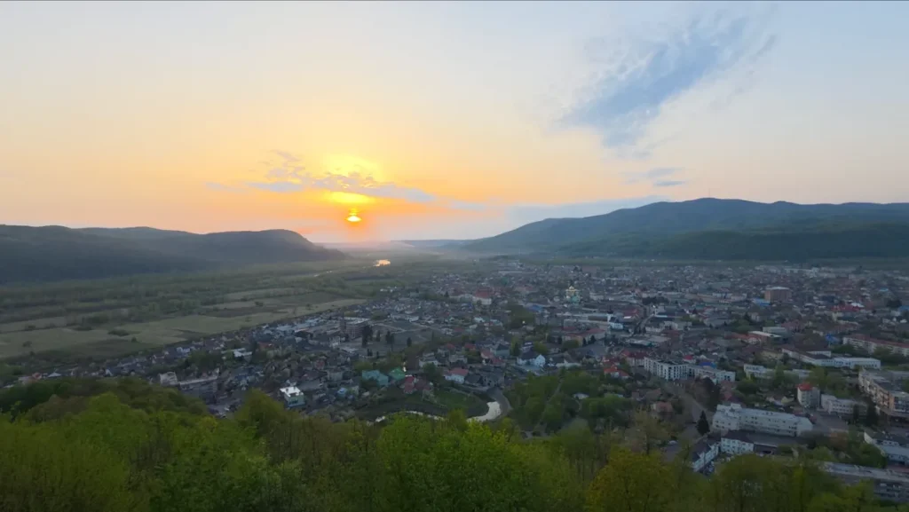 краєвид з хустського замку