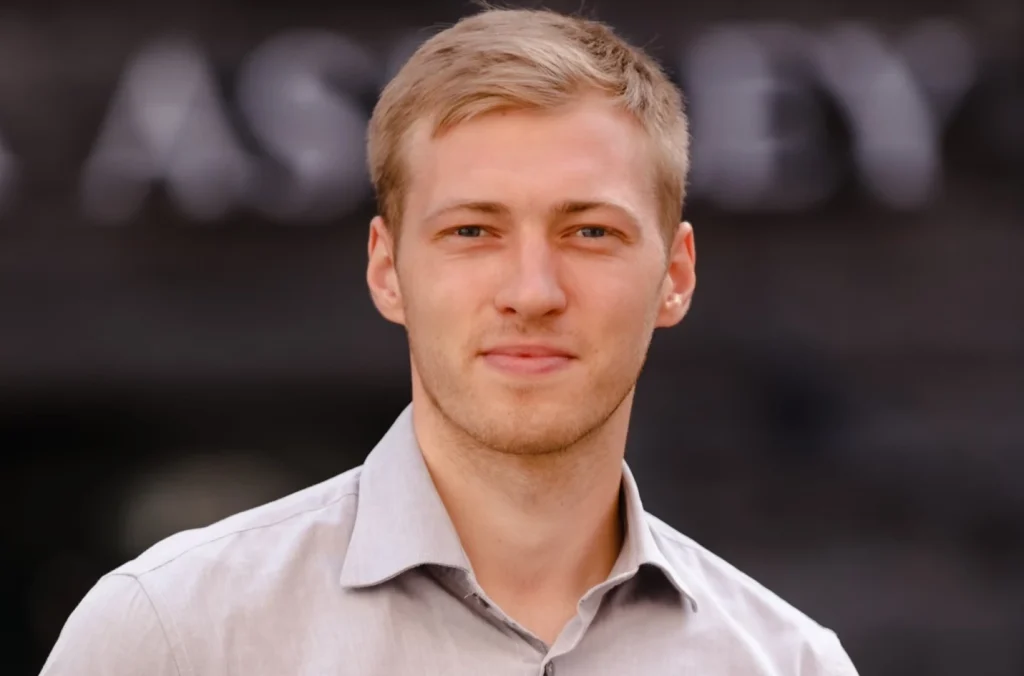 Григорій Бакланов - Актор Батьки: біографія, шлях у кіно та особисте життя