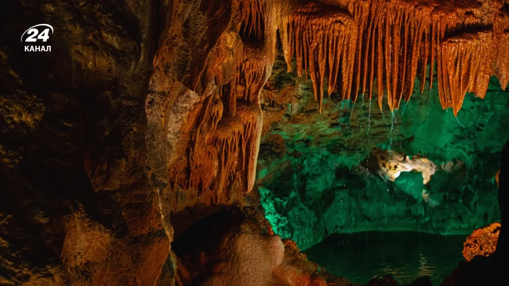 Mira de Aire Caves / фото Canva