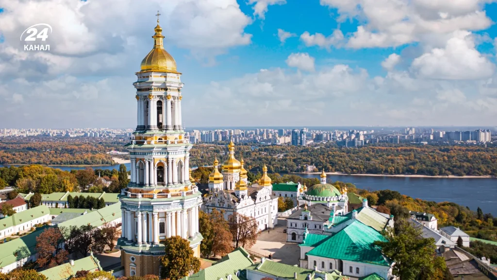 Києво-Печерська лавра / фото Canva