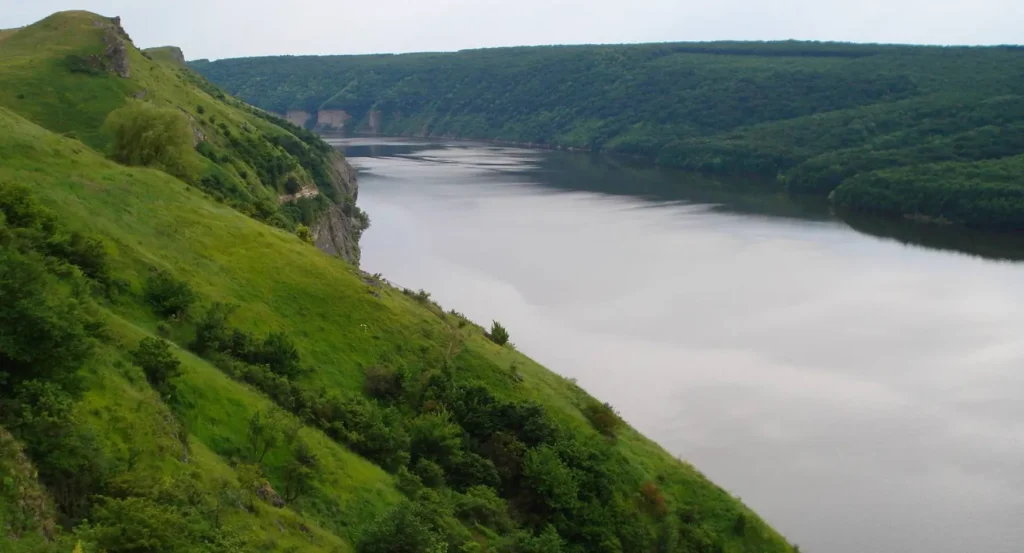 Краєвиди на Дністер у Субічі