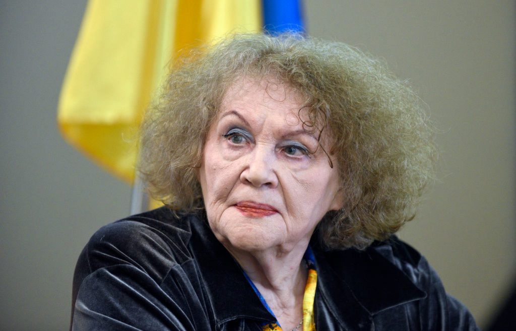 Ліна Костенко В Молодості: Ранній Шлях Поетеси