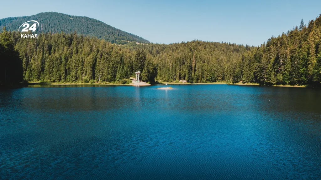 Озеро Синевир / фото Canva